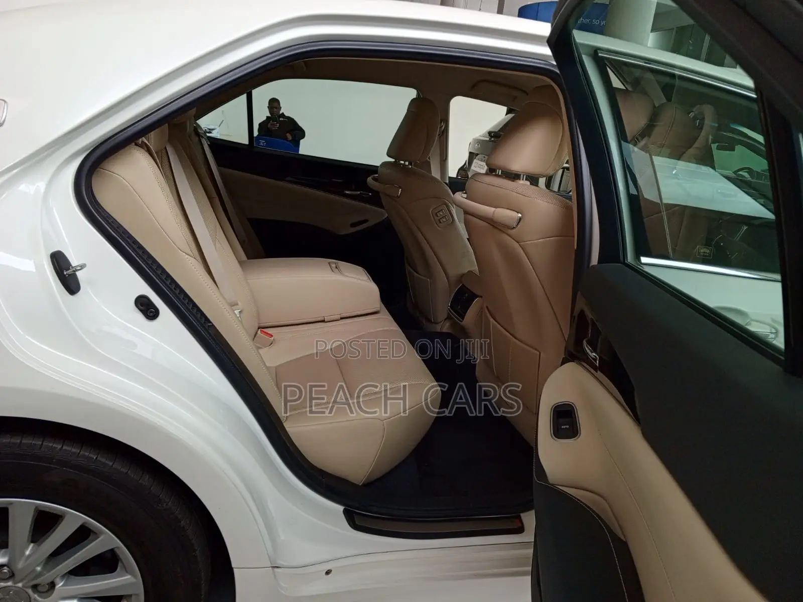 Toyota Crown 2016 White
