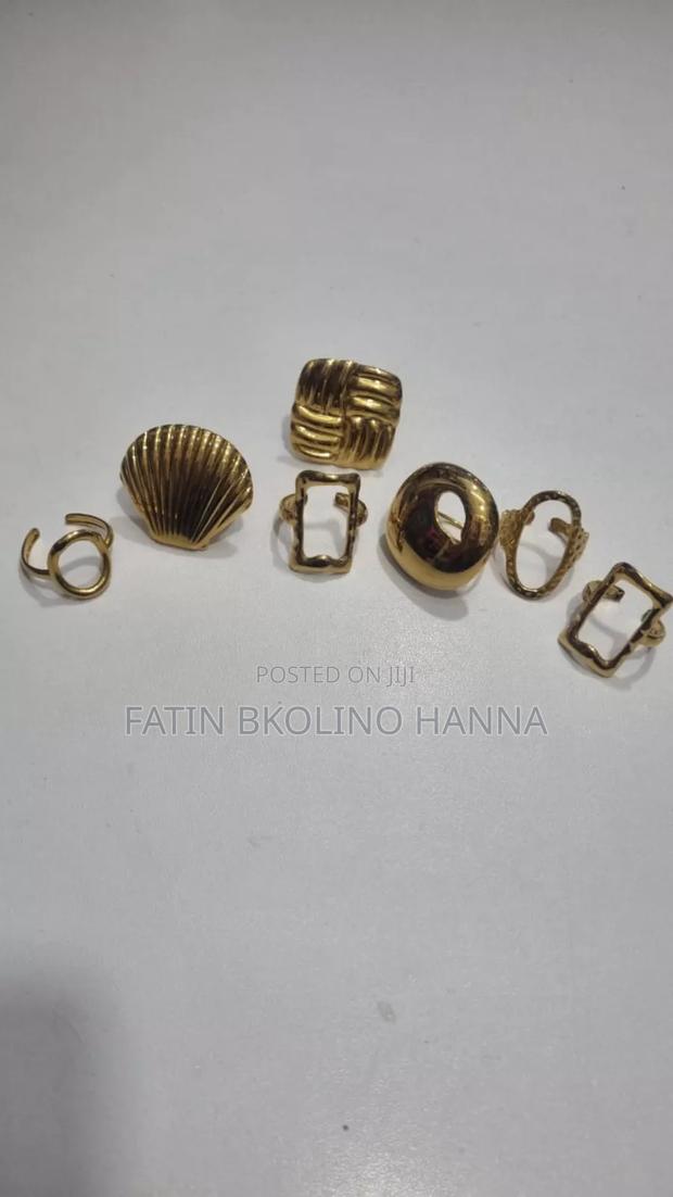 Beautiful Chunky Rings Each 800 - thumbnail 2