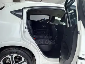 Honda Vezel 1.5 Hybrid 2WD 2016 White