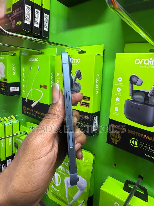 Apple iPhone 16 128 GB Green - thumbnail 4