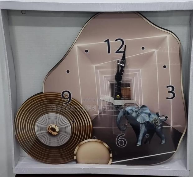 42x42cm Elegant Style Wall Mounted Decor Wall Clock - thumbnail 3