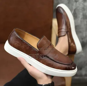 *Plain Men Casuals*

Size 39-46