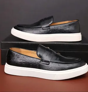 *Plain Men Casuals*

Size 39-46