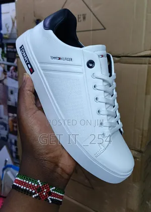 *Tommy Hilfiger Restocked Fully*
*Size 40---45*