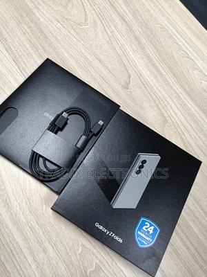 Samsung Galaxy Z Fold6 256 GB Silver - main view