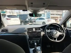 Volkswagen Golf 2018 White