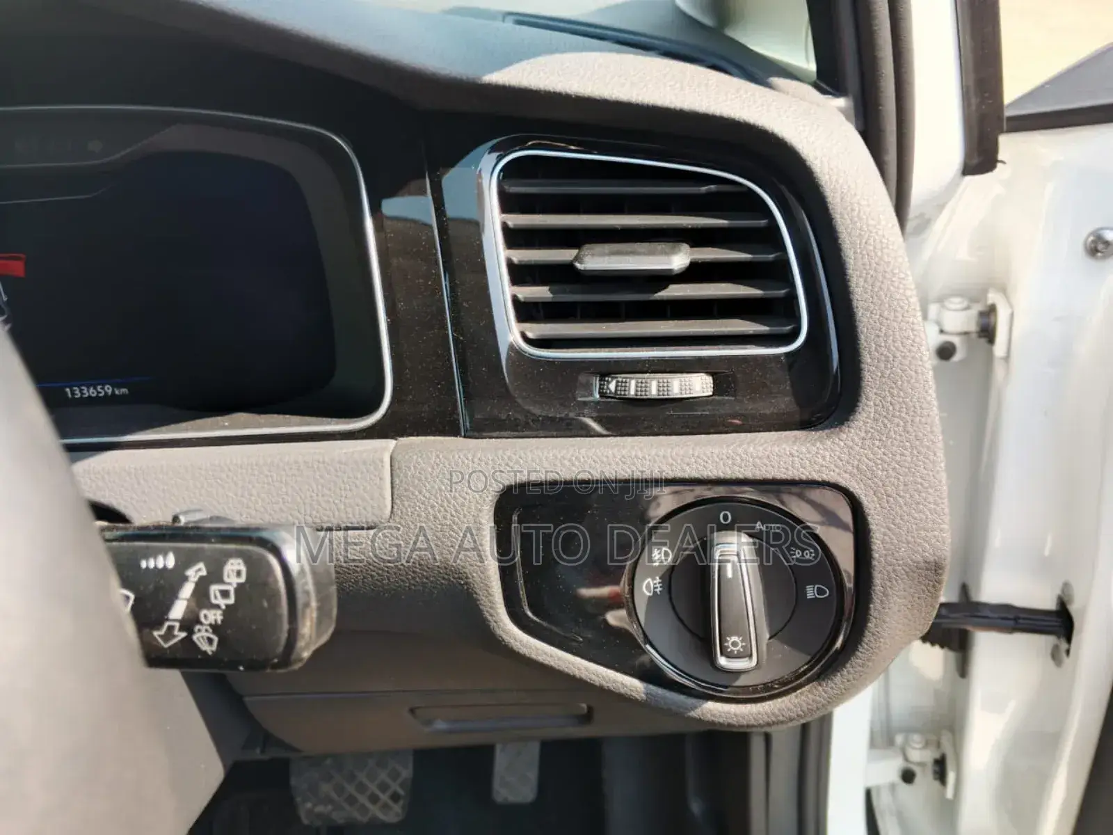 Volkswagen Golf 2018 White