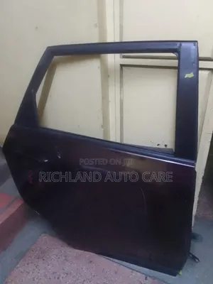 Rear Door Ractis Nsp120