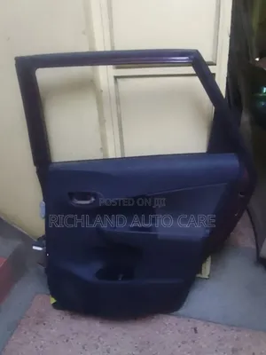 Rear Door Ractis Nsp120