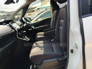 Nissan Serena 2018 White
