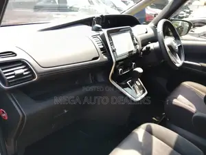 Nissan Serena 2018 White