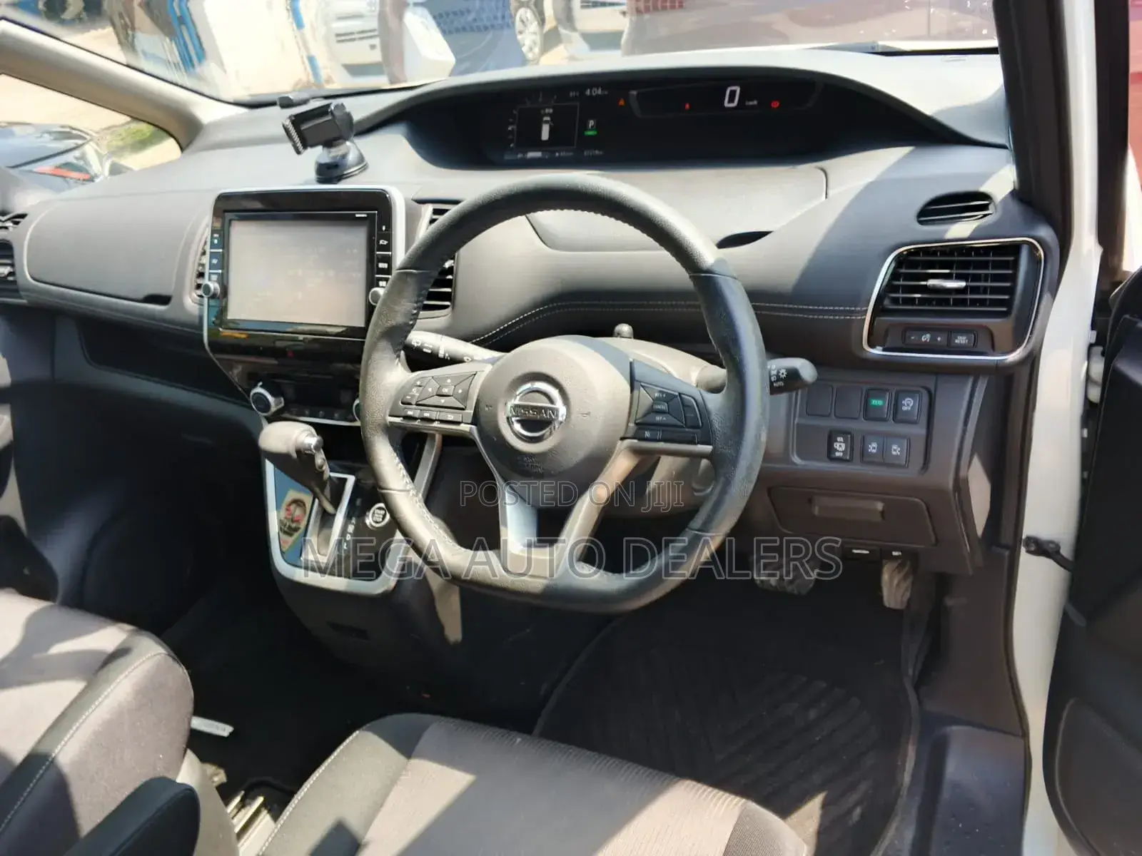 Nissan Serena 2018 White