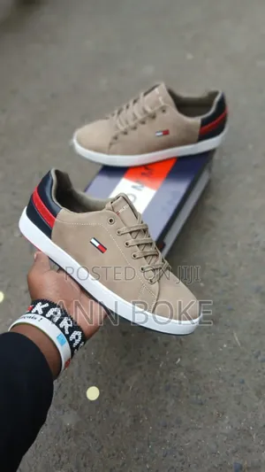 Tommy Hilfiger 
Size 40_45