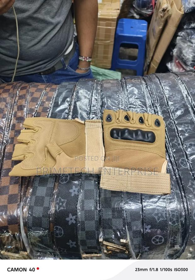 Knuckles Hand Gloves - main view