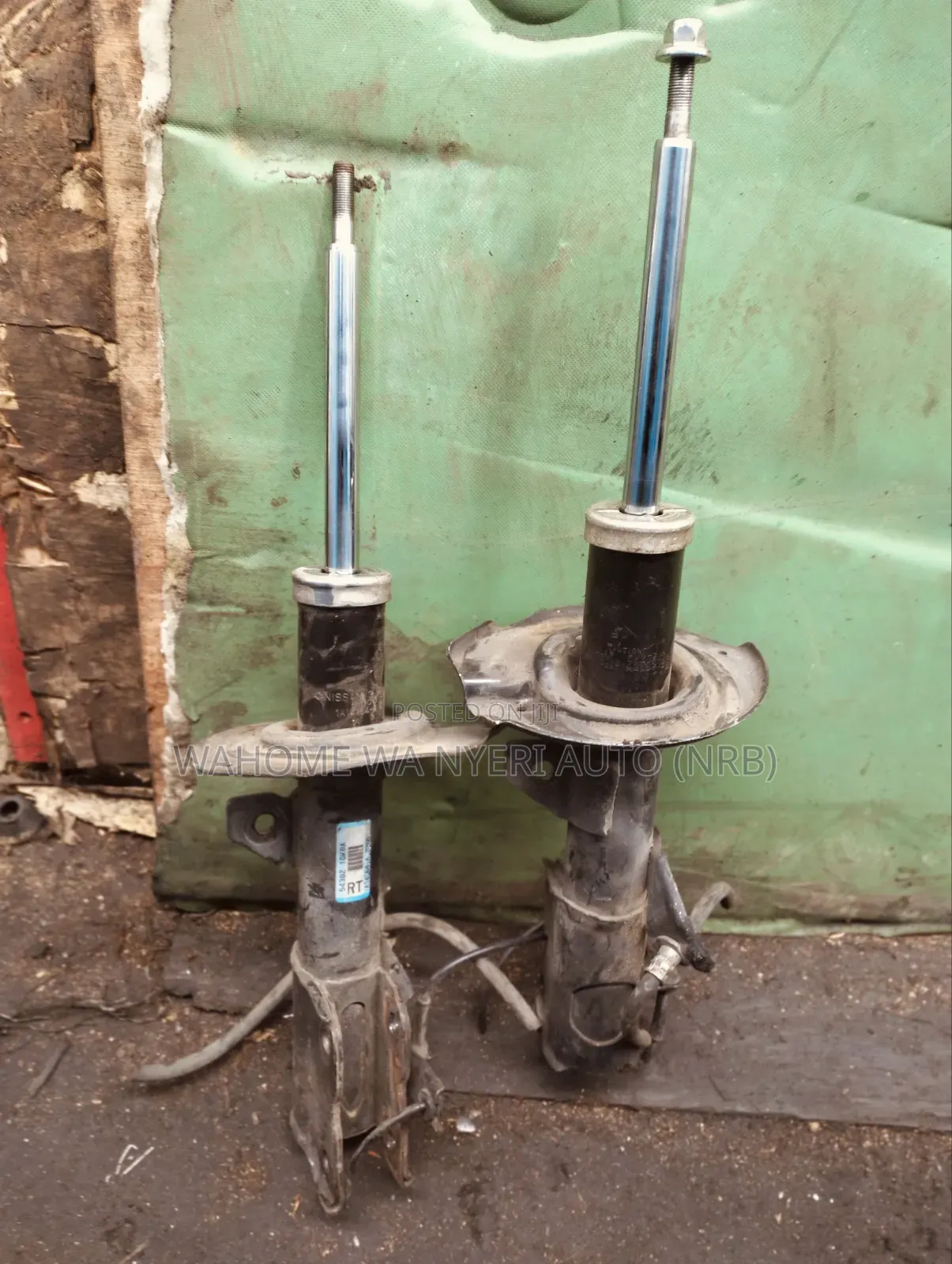 Front Shocks Nissan Serena