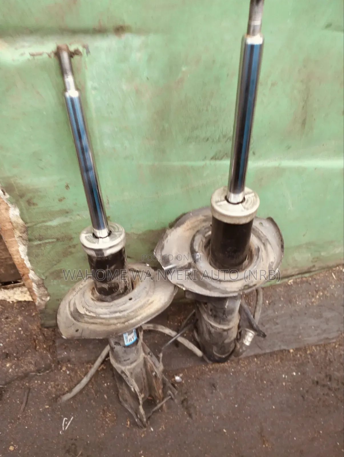 Front Shocks Nissan Serena