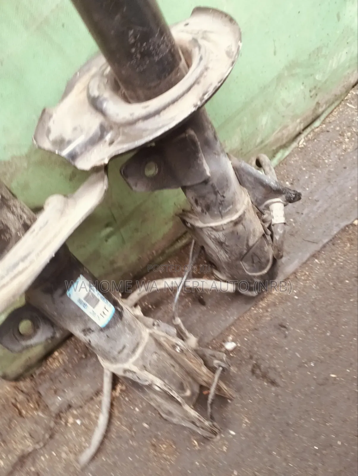 Front Shocks Nissan Serena