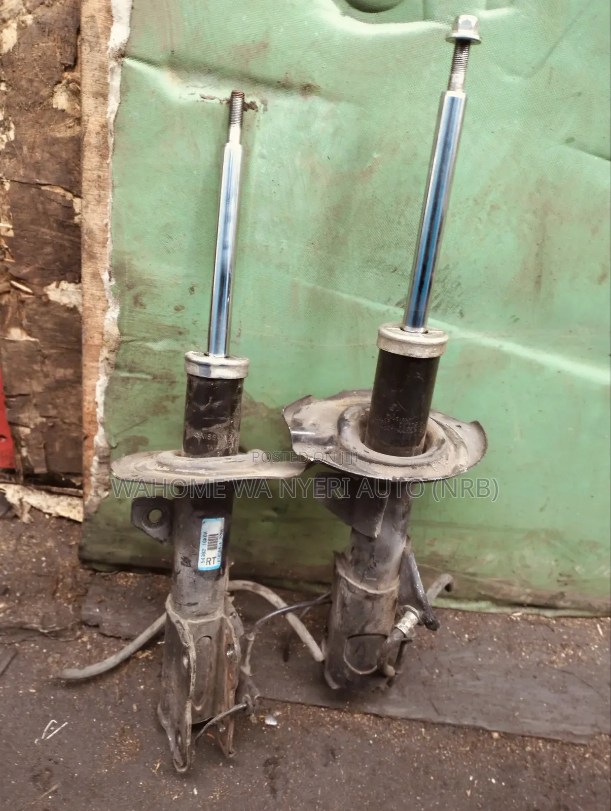Front Shocks Nissan Serena