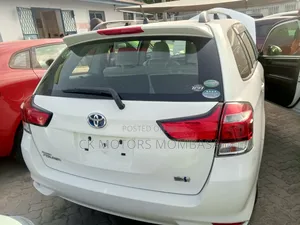 Toyota Corolla Fielder 2018 White