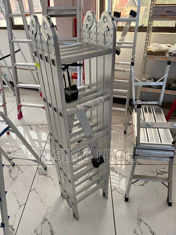 12-Step Aluminum Ladder – 4x Foldable Design - main view