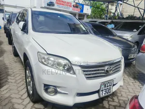 Toyota Vanguard 2012 White