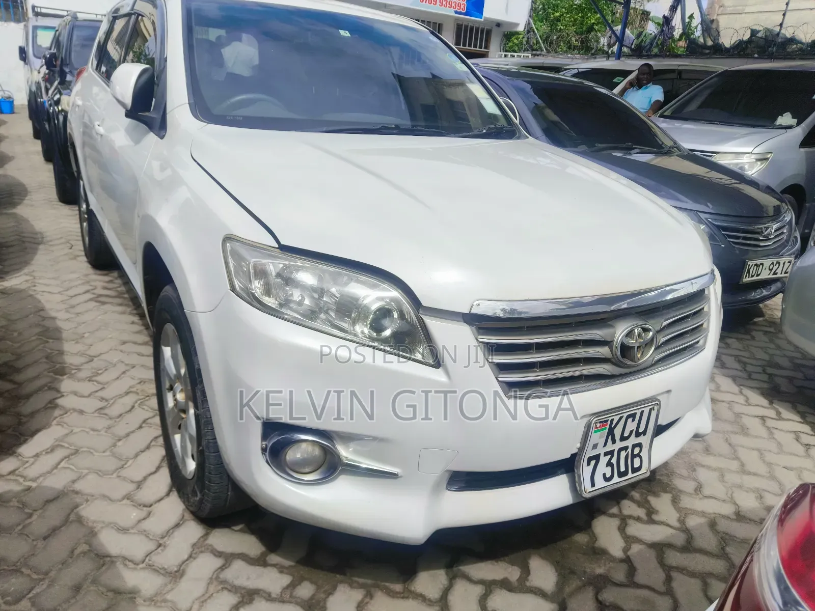 Toyota Vanguard 2012 White