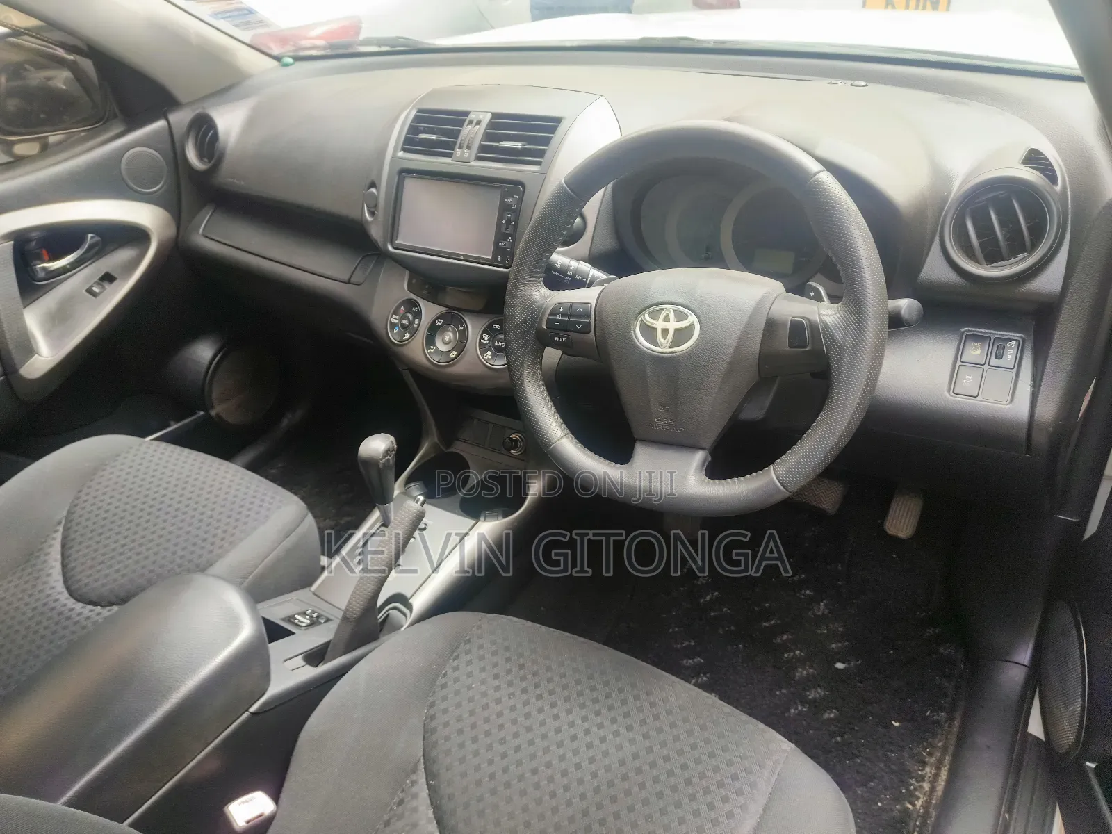 Toyota Vanguard 2012 White