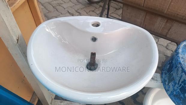 H/W Sink With a Tap Hole