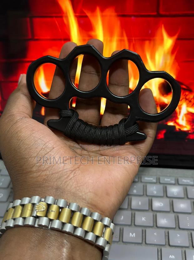 Finger Fist Brass Knuckles - main view