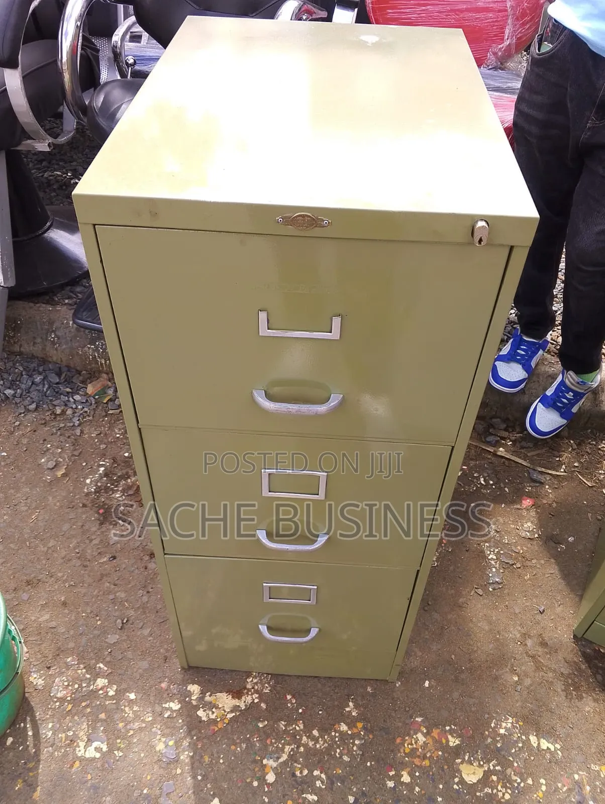 Metallic Filing Cabinet 