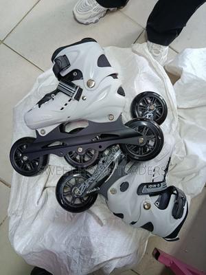 Professional 3 Wheel Rubber Skates Shoes - thumbnail 2