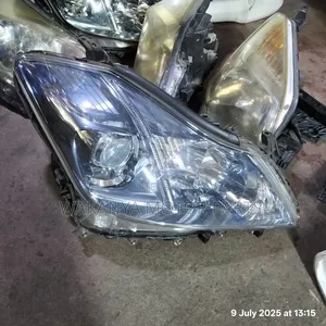 Toyota Crown 2010/2012 Xenon Headlamp, Bluish Reflector