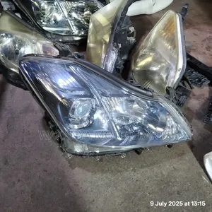 Toyota Crown Xenon Headlamp With Bluish Reflector, 2010/2012