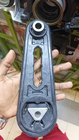 Nissan Tiida Rear Mounting