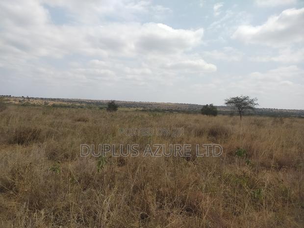 13-Acres Next to a Commercial Farm in Mashuru - thumbnail 2