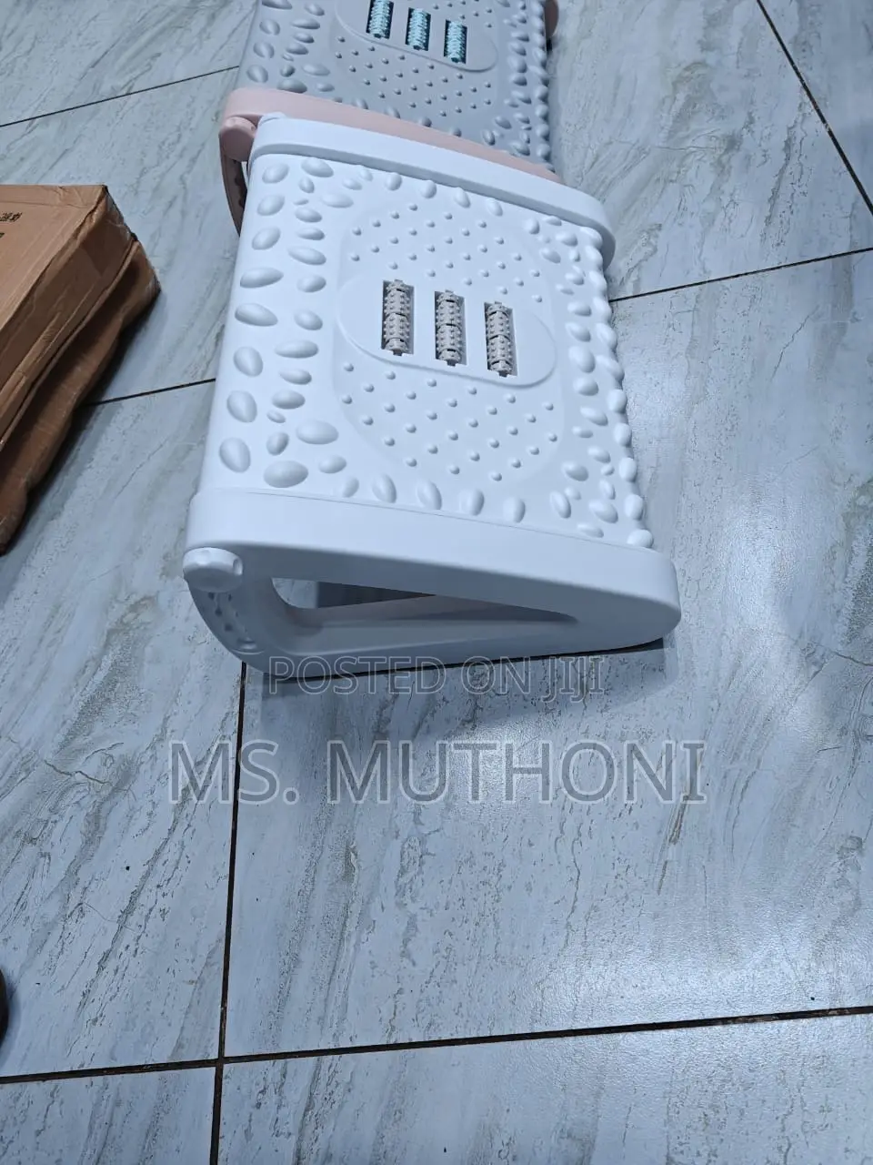Ergonomic Adjustable Foot Rest/Under Desk Footrest Massage*