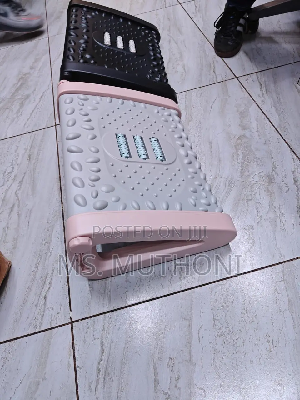 Ergonomic Adjustable Foot Rest/Under Desk Footrest Massage*