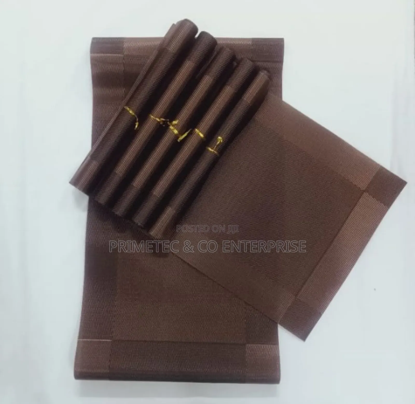 6pcs PVC Table Mats Plus One Table Runner