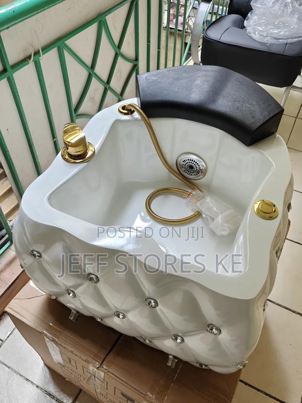 Quality White Fibre Spa With Gold Accessories