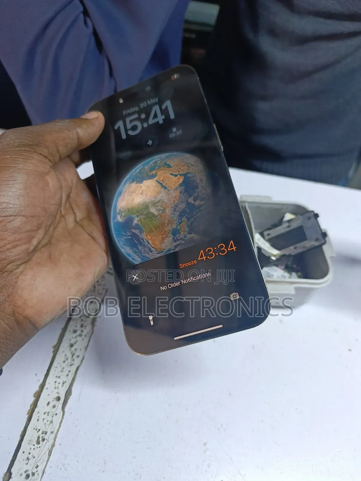 iPhone 15 Screen Replacement