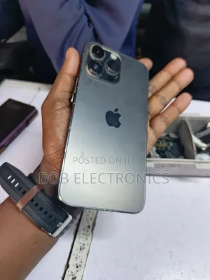iPhone 15 Screen Replacement