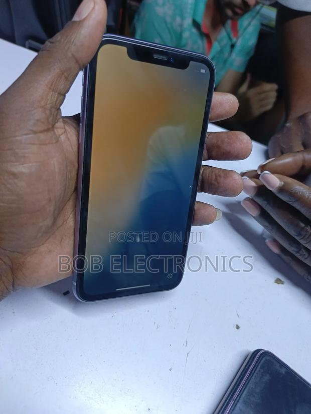 Apple iPhone 11 128 GB Silver - thumbnail 3