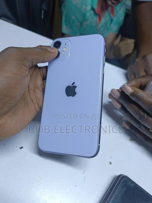 Apple iPhone 11 128 GB Silver - thumbnail 4