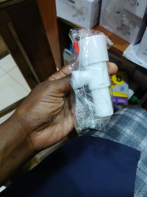 Plastic Angle Valve 1/2" - main view