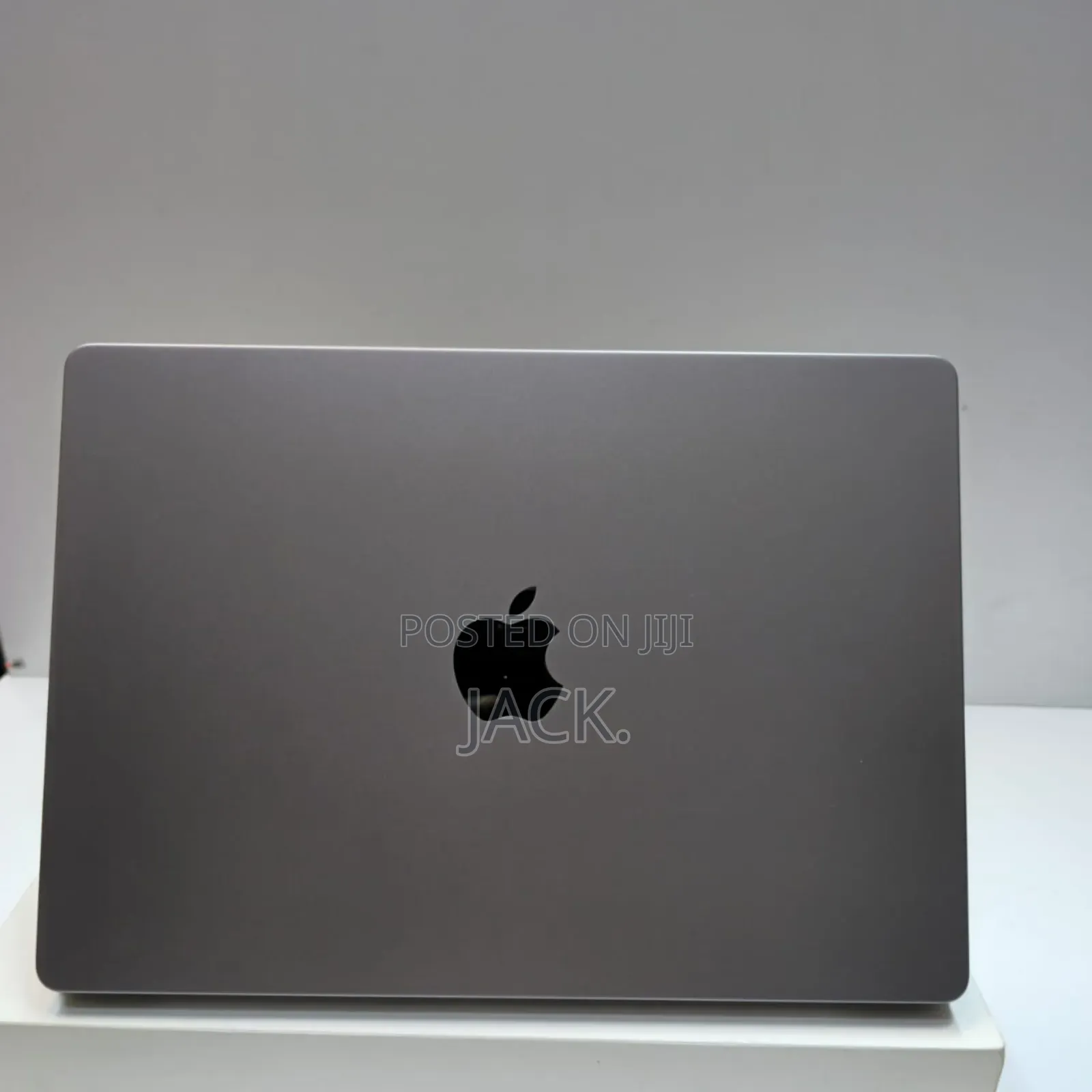 Laptop Apple MacBook Pro 2021 M1 32GB Apple M1 Pro SSD 1T