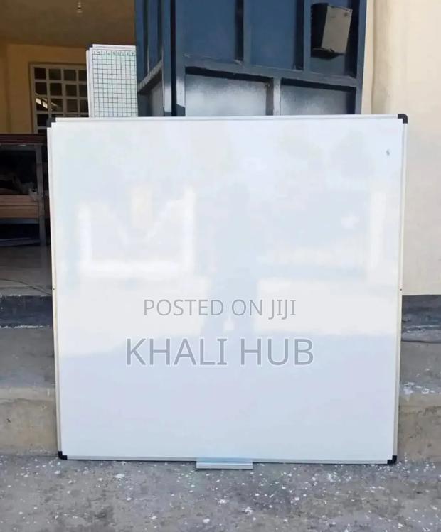 Whiteboard Whiteboard 4ftx4ft