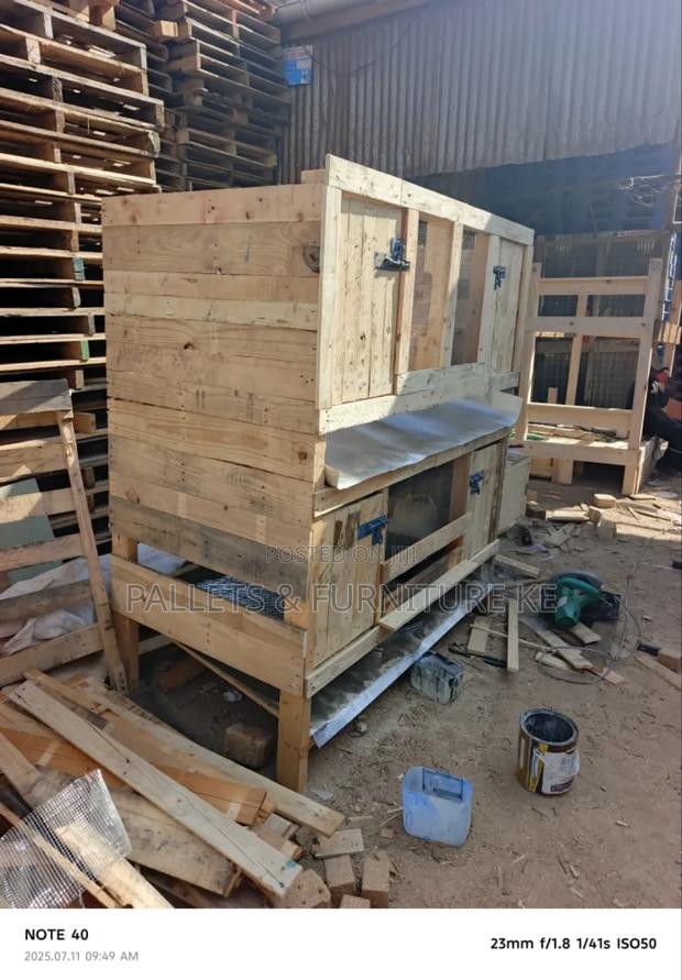 Hop And Cluck Home/House