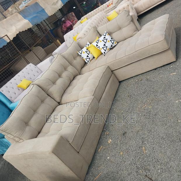 Chic 6 Seater Chester L Seat With Free Throw Pillows