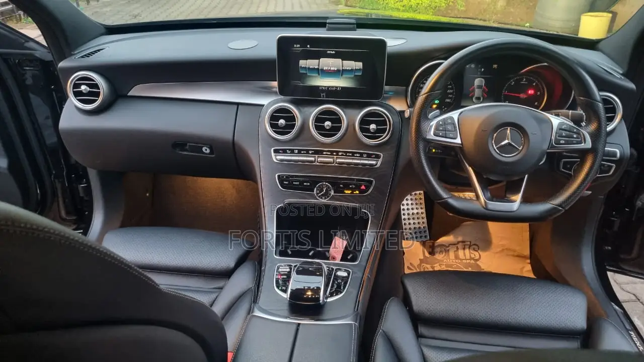 Mercedes-Benz C220 2018 Black