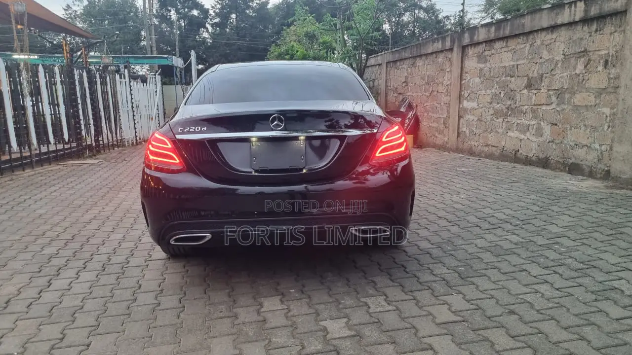 Mercedes-Benz C220 2018 Black